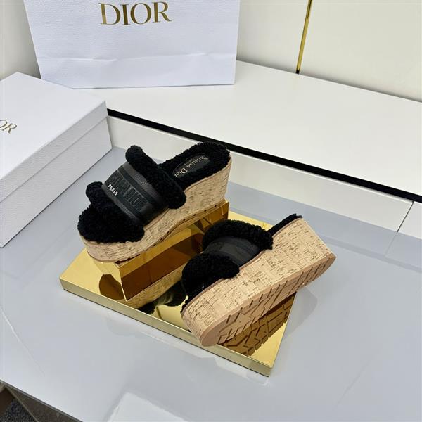 20251128184322684 290